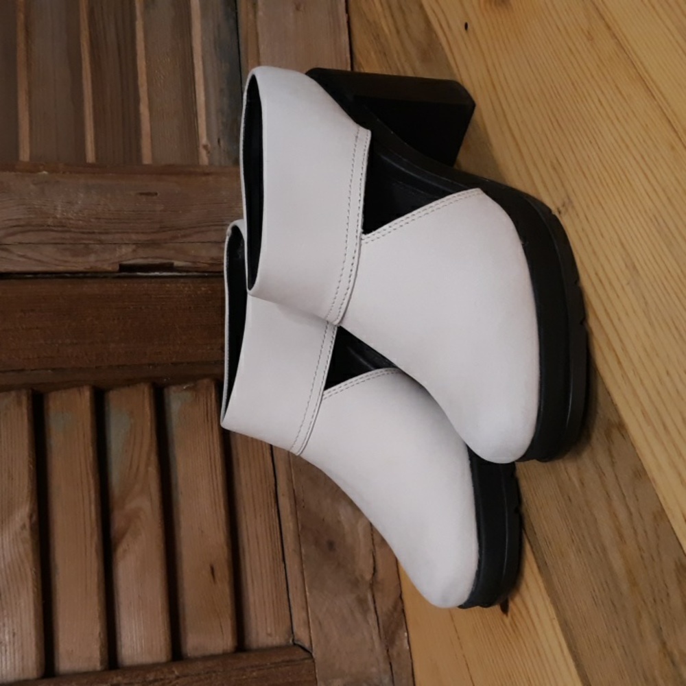SOREL Cream Sueded Leather Black Heeled Clogs, GUC, SZ 7 - Picture 2 of 14